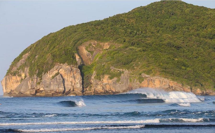 Mama Nings Beach Hotel Sekongkang Екстериор снимка