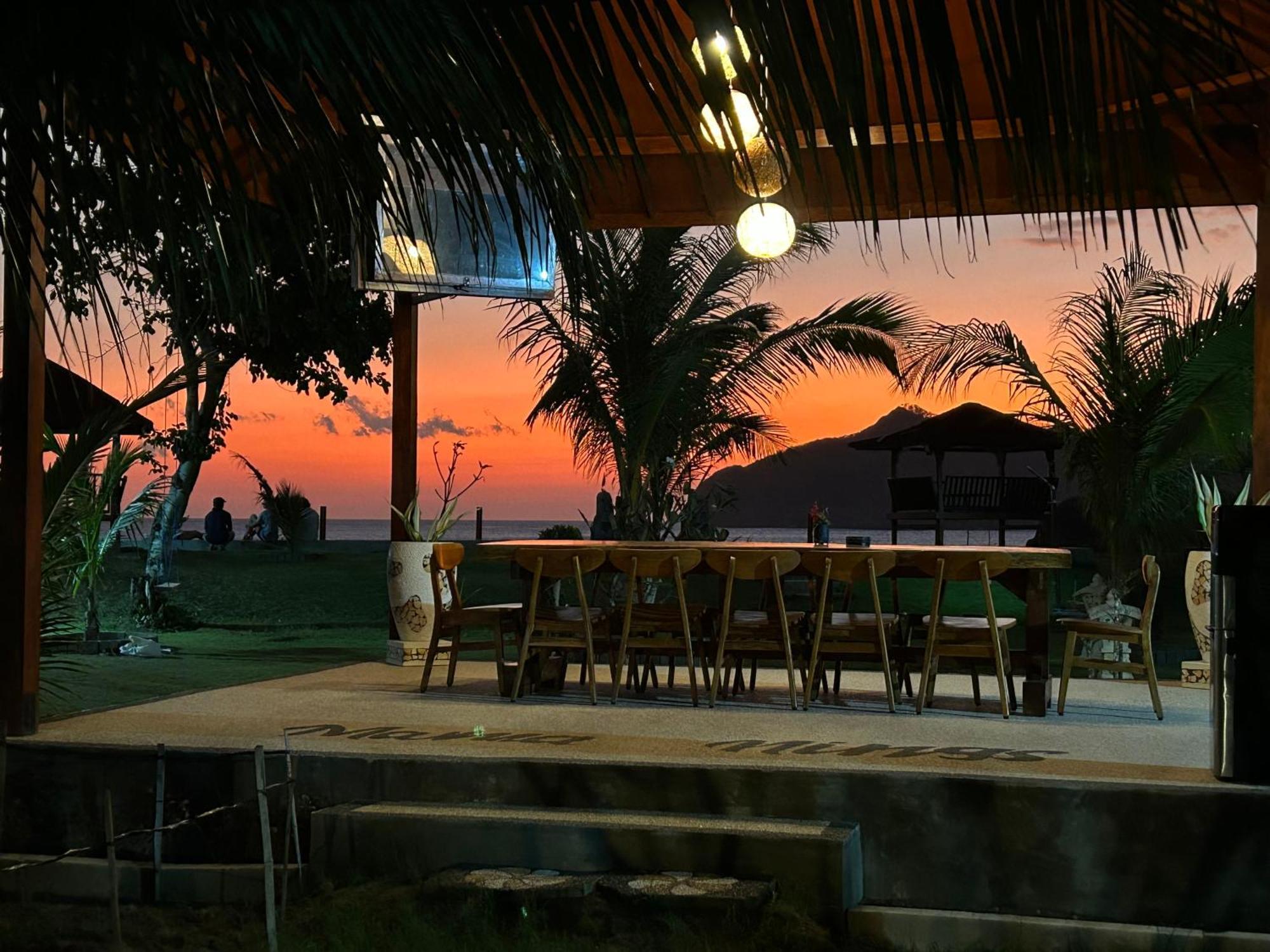 Mama Nings Beach Hotel Sekongkang Екстериор снимка