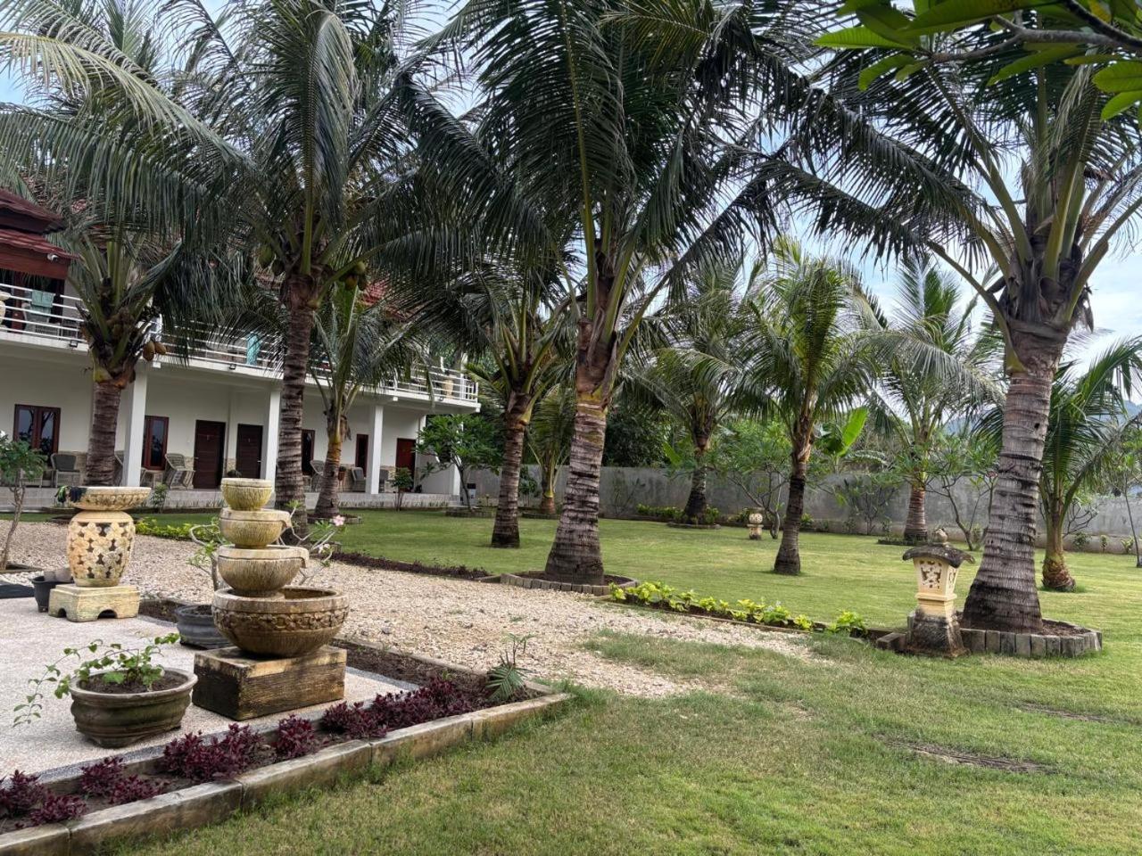 Mama Nings Beach Hotel Sekongkang Екстериор снимка